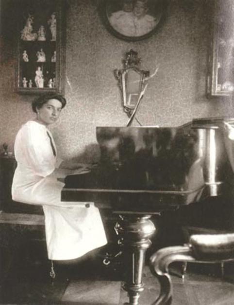 7. Dora Pejačević at the piano, Pejačević Castle, Našice, 1912, MGZ 45136